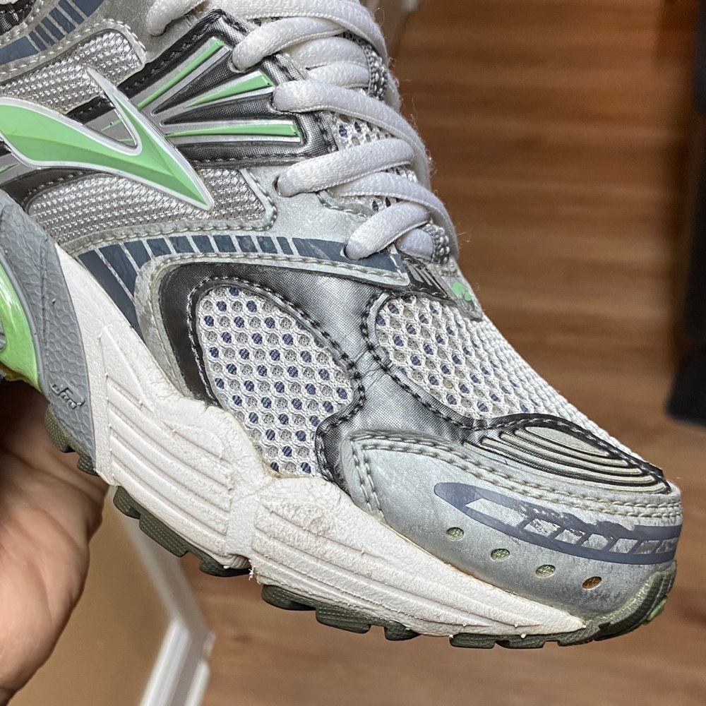 Vintage Brooks Ariel 11 Women’s Running Sneakers “Gray Mint Green White” Sz 6.5 - Picture 16 of 17